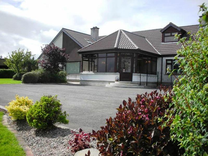 Hotel Browns Country House Bushmills Exterior foto